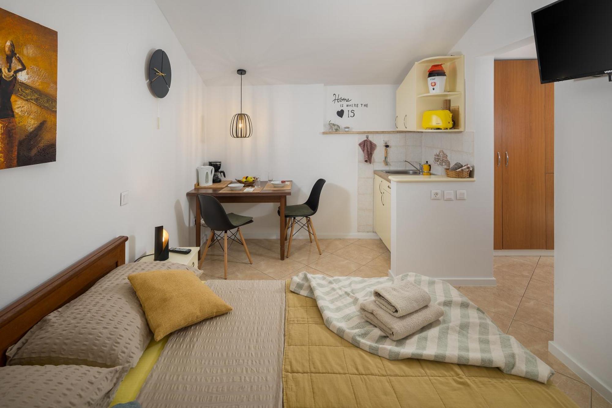 Guest House Ravnic Porec Bagian luar foto