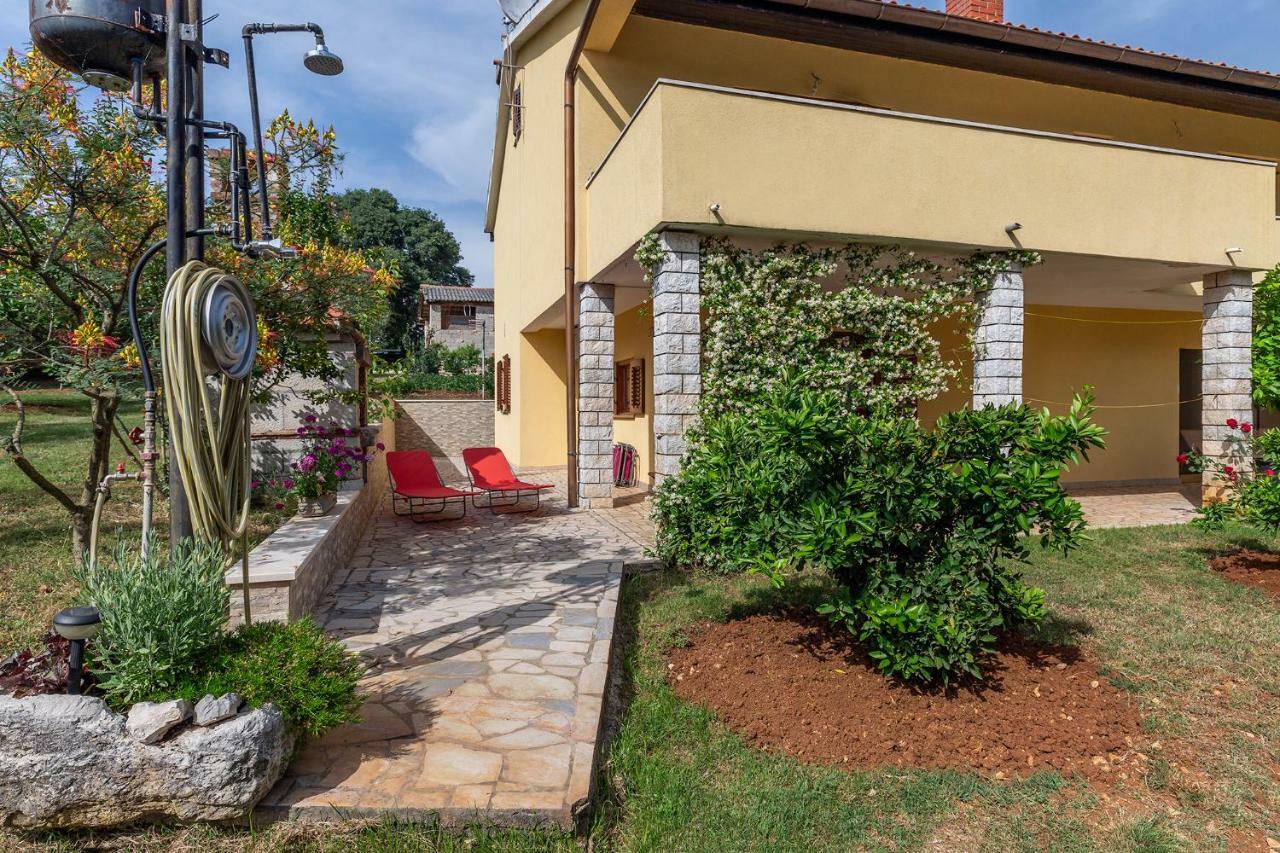 Guest House Ravnic Porec Bagian luar foto