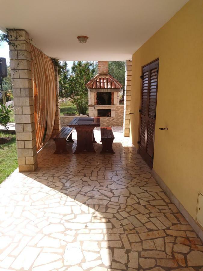 Guest House Ravnic Porec Bagian luar foto