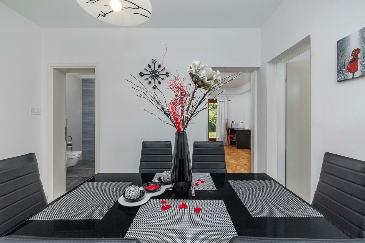 Guest House Ravnic Porec Bagian luar foto
