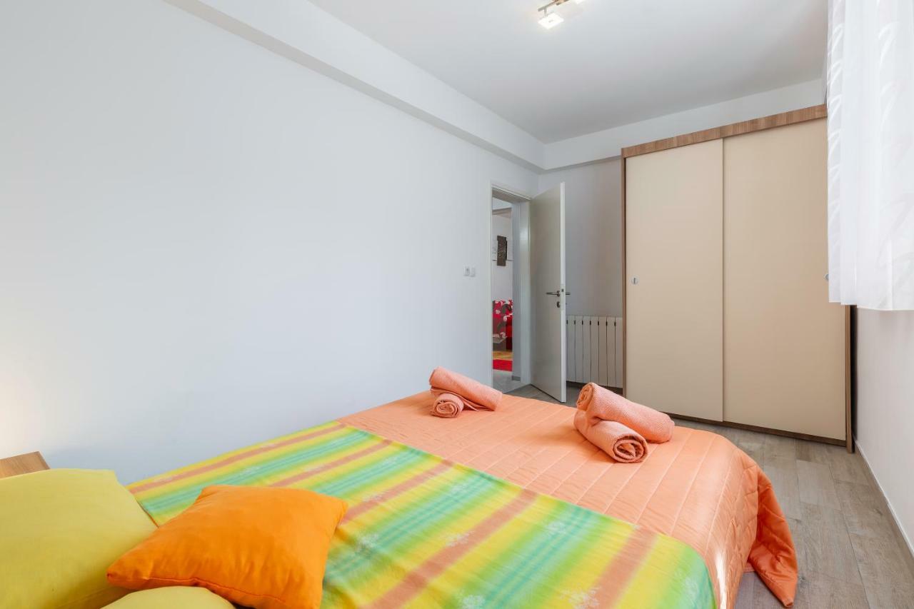 Guest House Ravnic Porec Bagian luar foto